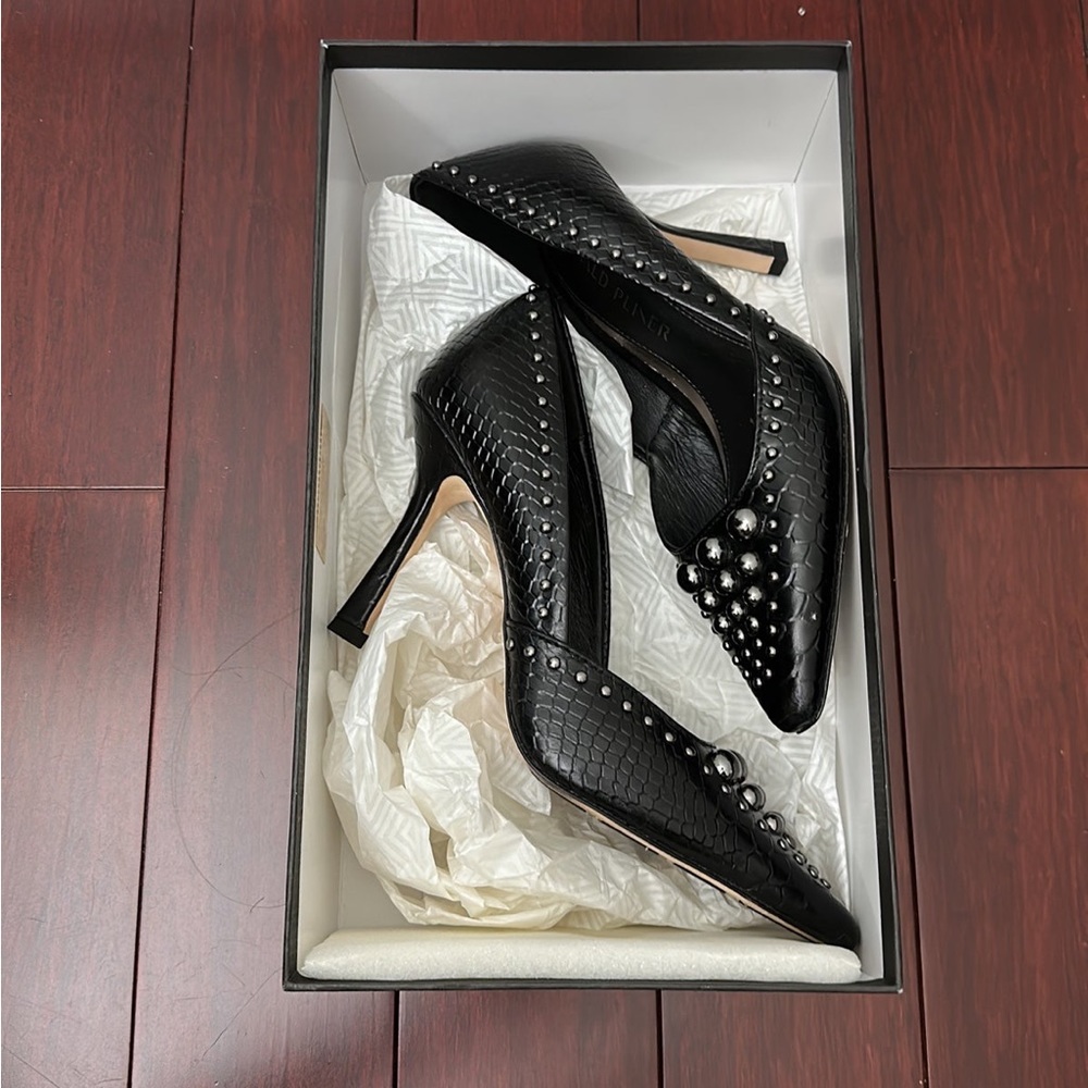 Donald Pliner heels